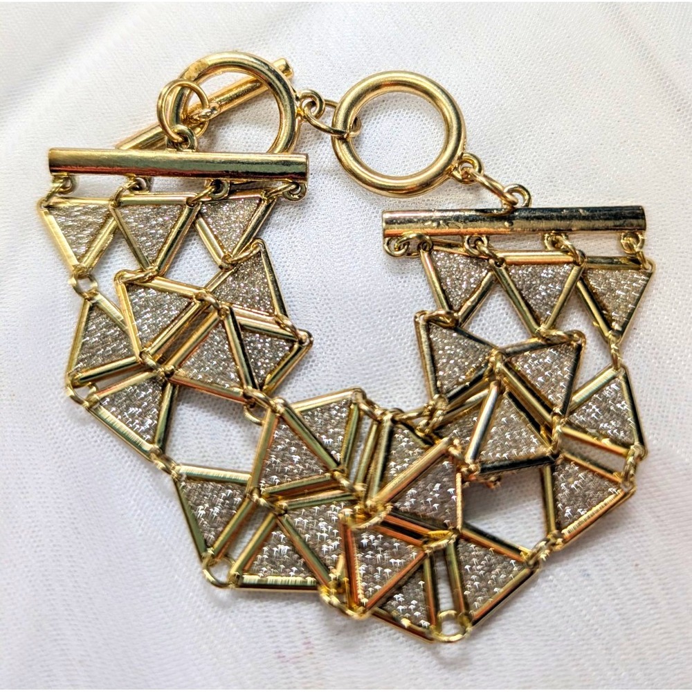 Gold Tone Geometric Link Chain Bracelet, Toggle Closure, Under 8"